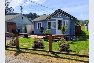 782 Laurel Ave, Reedsport, OR 97467 - Photo 1