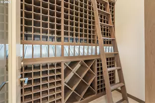 8718 NW Terraceview Ct, Portland, OR 97229 - Photo 34