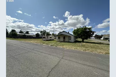 1001 B St, Fossil, OR 97830 - Photo 4