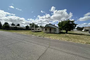 1001 B St, Fossil, OR 97830 - Photo 4