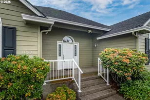 1044 NW Kring St, Roseburg, OR 97471 - Photo 2
