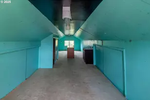 655 6th St, Myrtle Point, OR 97458 - Photo 14