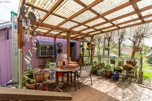 655 6th St, Myrtle Point, OR 97458 - Photo 16