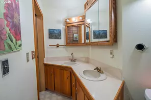 36690 Parsons Creek Rd, Springfield, OR 97478 - Photo 16