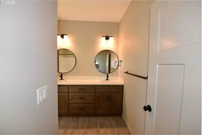 871 Oakleaf Way, Silverton, OR 97381 - Photo 16