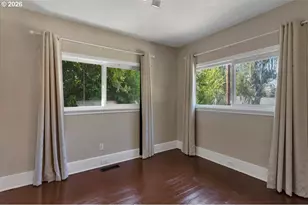 880 NE Thompson Ave, Salem, OR 97301 - Photo 18