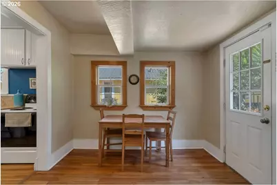 880 NE Thompson Ave, Salem, OR 97301 - Photo 30