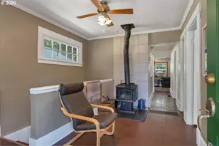 880 NE Thompson Ave, Salem, OR 97301 - Photo 16