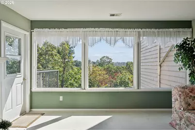 7557 N Edgewater Ave, Portland, OR 97203 - Photo 12