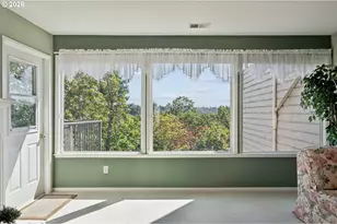 7557 N Edgewater Ave, Portland, OR 97203 - Photo 12