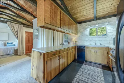 83694 Rio Rd, Florence, OR 97439 - Photo 12
