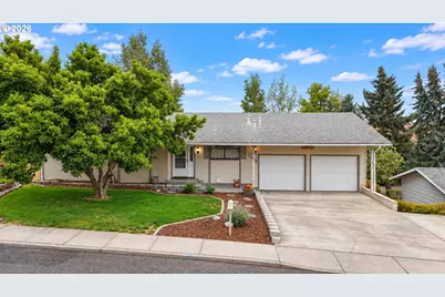 2106 SW Nye Ave, Pendleton, OR 97801 - Photo 2