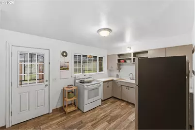 1729 Cottonwood Ave, Coos Bay, OR 97420 - Photo 8