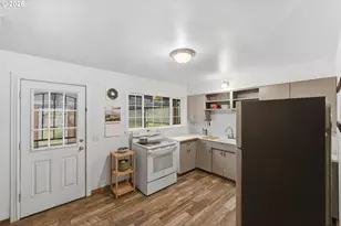 1729 Cottonwood Ave, Coos Bay, OR 97420 - Photo 8