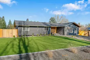 2002 NW 127th St, Vancouver, WA 98685 - Photo 2