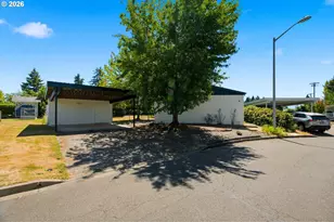 655 NE Burnett Rd, McMinnville, OR 97128 - Photo 1