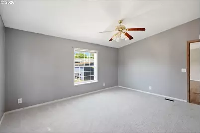 655 NE Burnett Rd #4, McMinnville, OR 97128 - Photo 18