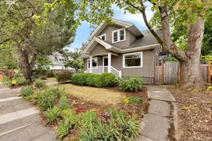 700 SE 61st Ave, Portland, OR 97215 - Photo 2