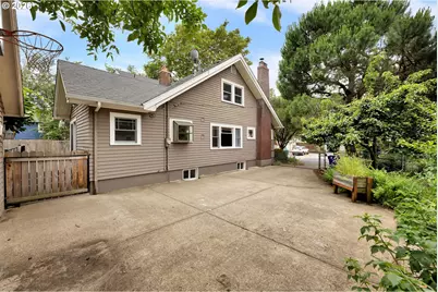 700 SE 61st Ave, Portland, OR 97215 - Photo 46