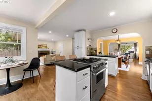 700 SE 61st Ave, Portland, OR 97215 - Photo 14