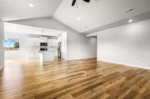 4722 Royal Dr, Albany, OR 97321 - Photo 8