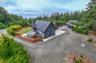 810 SW Wakeetum St, Waldport, OR 97394 - Photo 8