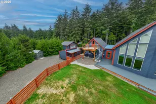810 SW Wakeetum St, Waldport, OR 97394 - Photo 38