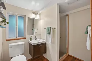 1717 SW Canby St, Portland, OR 97219 - Photo 28