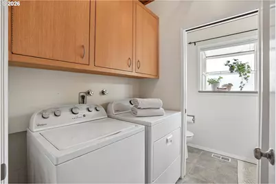 1717 SW Canby St, Portland, OR 97219 - Photo 22