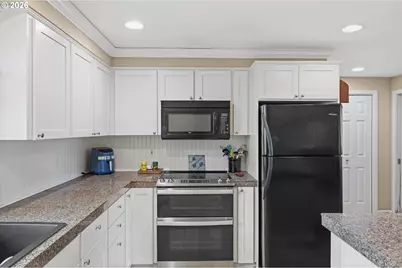 4828 SW 201st Ave, Beaverton, OR 97078 - Photo 24