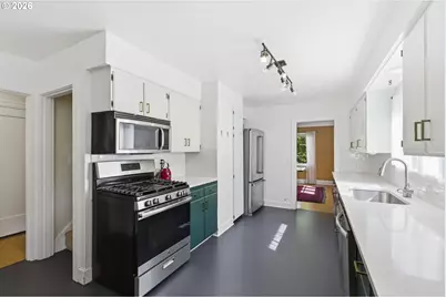 2154 N Webster St N, Portland, OR 97217 - Photo 10