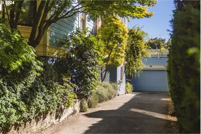 726 NW 22nd Ave, Portland, OR 97210 - Photo 32