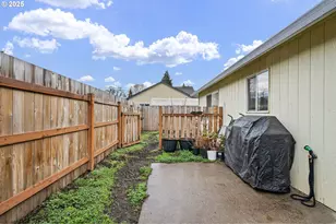 3785 Dove Ln, Eugene, OR 97402 - Photo 38