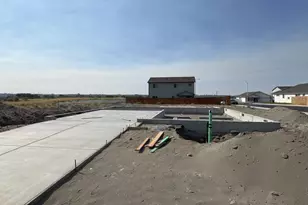 900 E Maple Brook Ave, Hermiston, OR 97838 - Photo 2