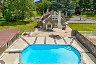 1631 Glenbrook Loop Rd, Riddle, OR 97469 - Photo 2