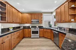 10258 SE Bristol Ct, Portland, OR 97086 - Photo 18