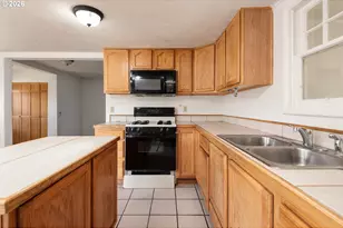 108 NW Dogwood Ave, Redmond, OR 97756 - Photo 10