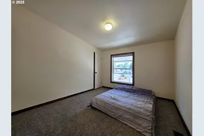 231 Owyhee Ln, Roseburg, OR 97471 - Photo 18