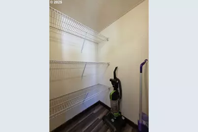 231 Owyhee Ln, Roseburg, OR 97471 - Photo 12