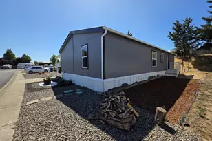 231 Owyhee Ln, Roseburg, OR 97471 - Photo 30