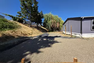 231 Owyhee Ln, Roseburg, OR 97471 - Photo 36