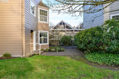 8635 SW Curry Dr #B, Wilsonville, OR 97070 - Photo 2