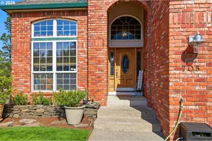 705 S 68th Pl, Springfield, OR 97478 - Photo 2