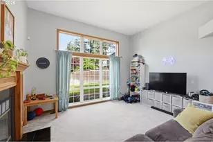 705 S 68th Pl, Springfield, OR 97478 - Photo 8