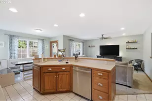 705 S 68th Pl, Springfield, OR 97478 - Photo 18