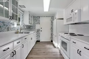 16655 SW King Charles Ave, King City, OR 97224 - Photo 12