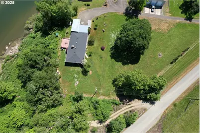 180 Ruckles Dr, Myrtle Creek, OR 97457 - Photo 2