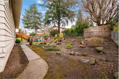 17670 SE Emerald Dr, Milwaukie, OR 97267 - Photo 28