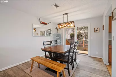 17670 SE Emerald Dr, Milwaukie, OR 97267 - Photo 8