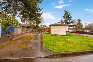 17670 SE Emerald Dr, Milwaukie, OR 97267 - Photo 4